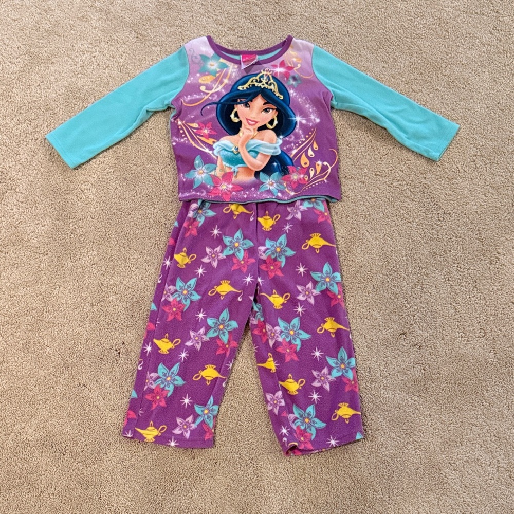 Disney Jasmine Kids Pajama Set - Teal and Purple. EUC. Soft. Comfortable.